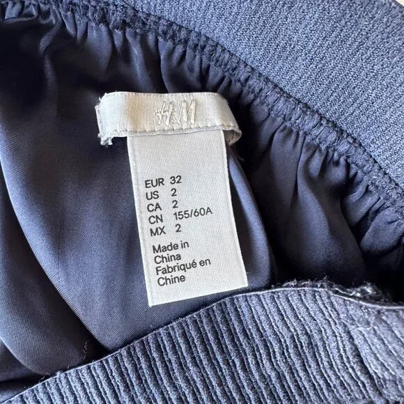 H&M pleated skirt - Picture 2 of 2